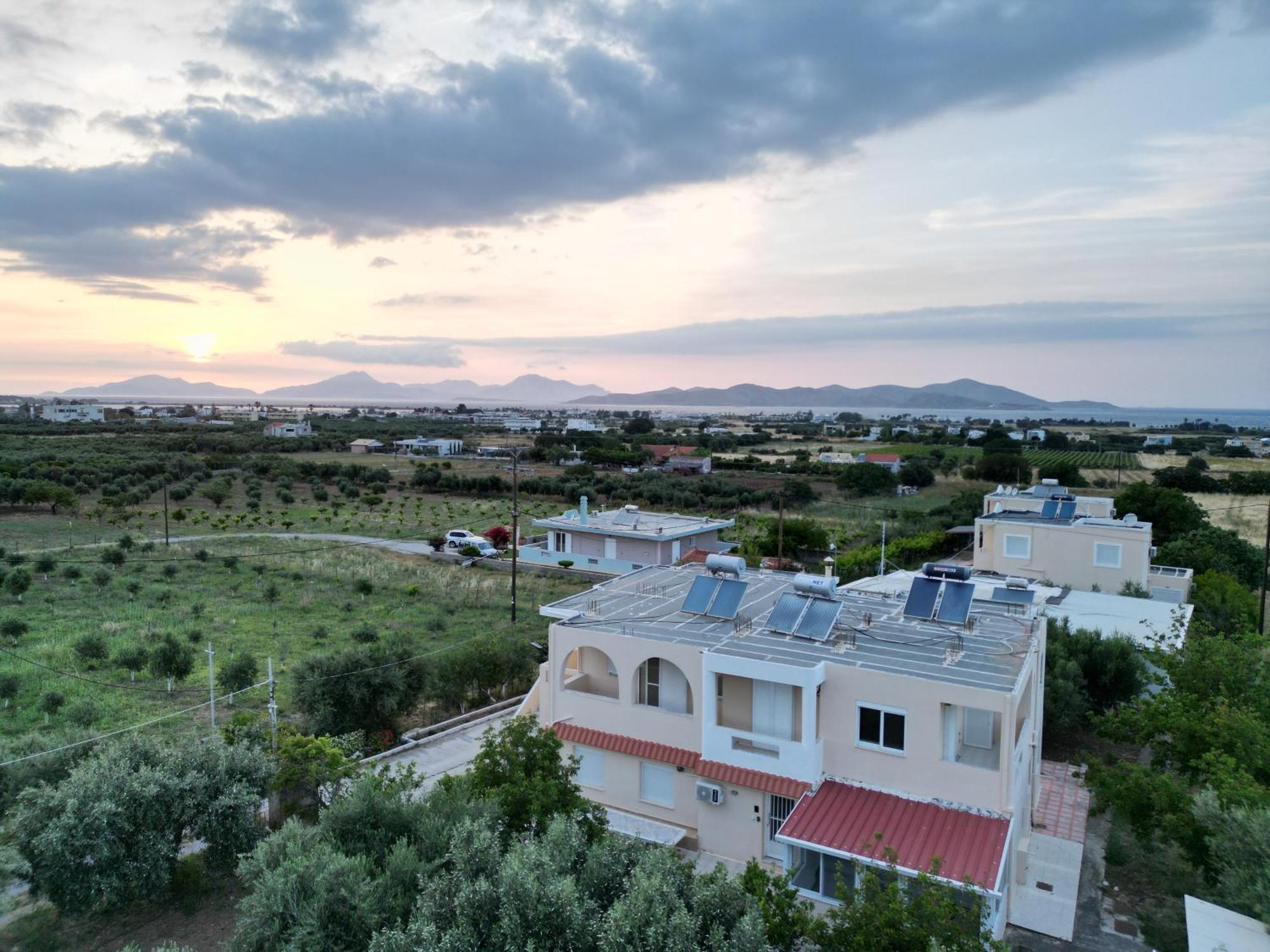 Family Friendly Apartment, In Nature, With Yard "5" Ziparion Exterior foto